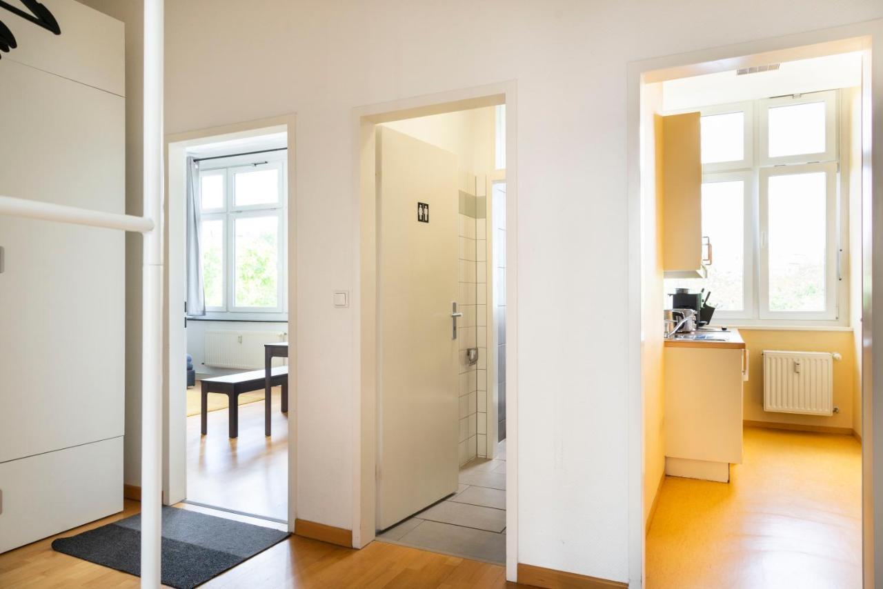 Central +3br +big Living Next To U-station Apartment Berlin